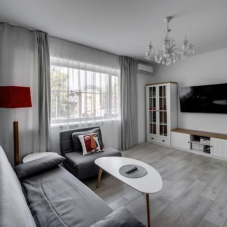 White Apartment Scandinavian Style Zaporizhia Exterior foto